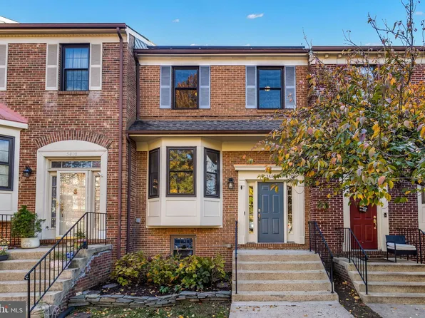 5406 Barrister Pl, Alexandria, VA 22304