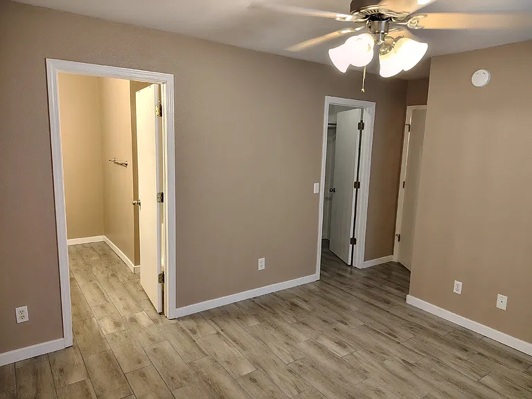 1700 Joshua Pl #B — Photo 13