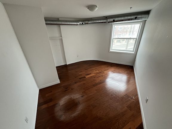 5th image of 720 Princess St #204