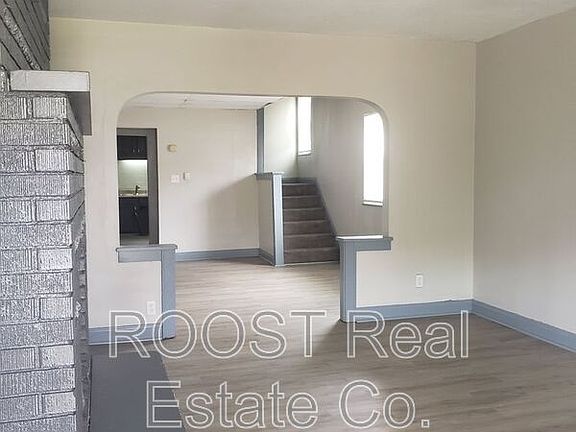 3rd image of 209-211 N Hague Ave