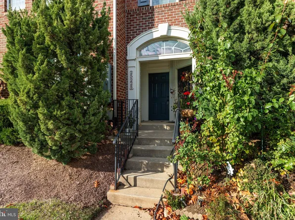 2522 Hurston Ln NE #B, Washington, DC 20018