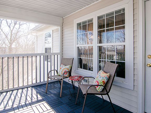 3rd image of 1089 Joyce Ln