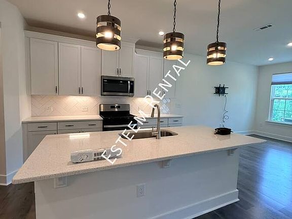 3rd image of 6943 Doddridge Ln #1