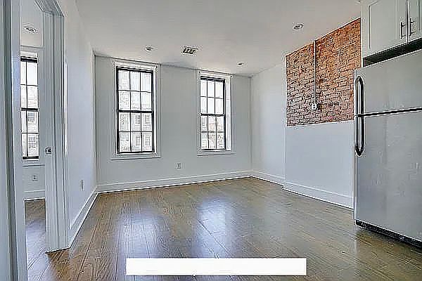1st image of 928 Hancock St #24