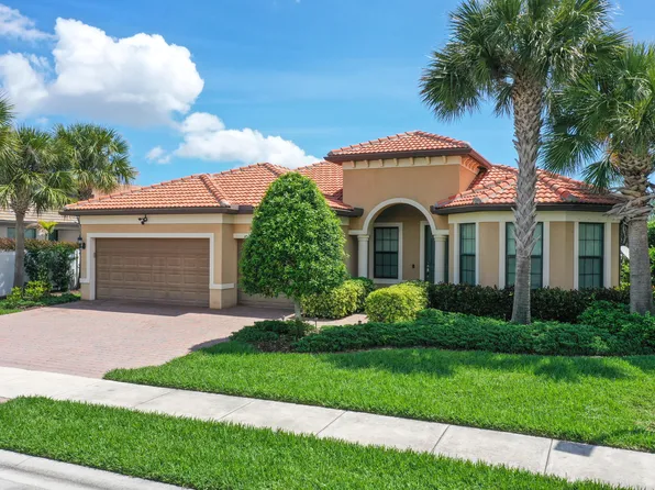 301 SE Huntington Circle, Port St Lucie, FL 34984