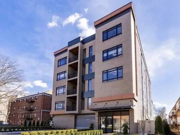 310 W Jersey St, Elizabeth, NJ