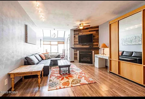 1415 Lowell Ave #B124 Photo 1