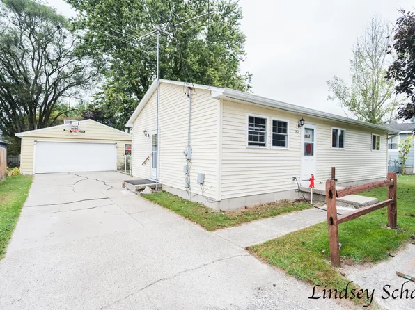 363 Spring St NE, Cedar Springs, MI 49319