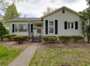 160 E 1st St, El Paso, IL
