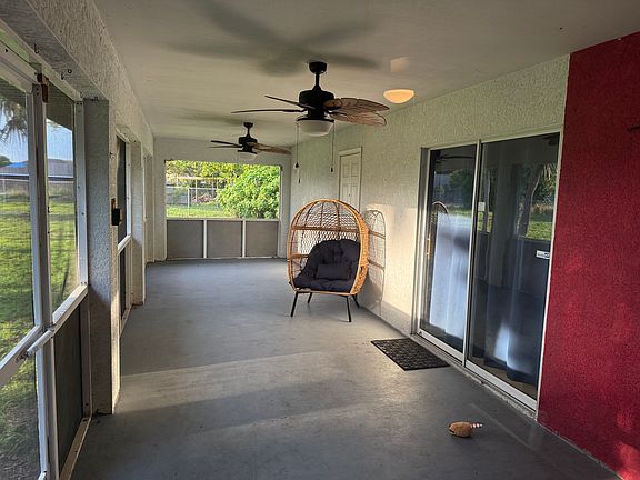 4th image of 302 Chaucer Ave