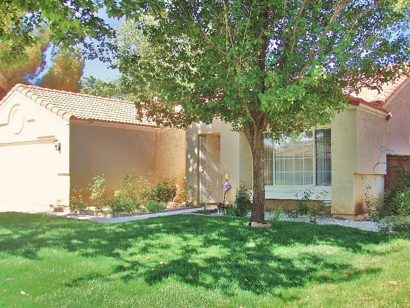 3 bed, 1529 sqft, $2,745 — Photo 2