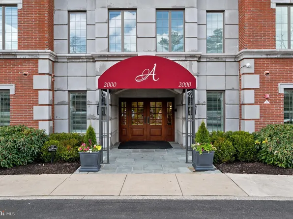 2208 Parkview Dr, Haverford, PA 19041