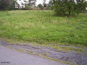 1st image of 4 Meadow Ln