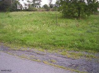 4 Meadow Ln, Bedford, PA 15522