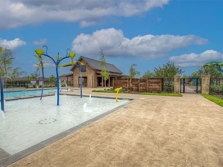 176 Mockingbird Way — Photo 3