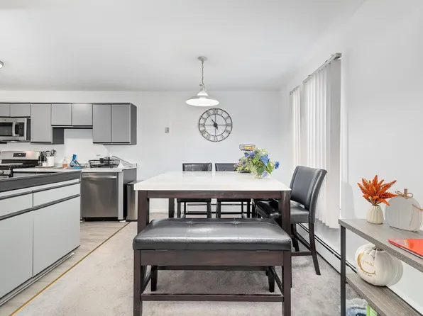 5 Riverview Court image 5 of 20