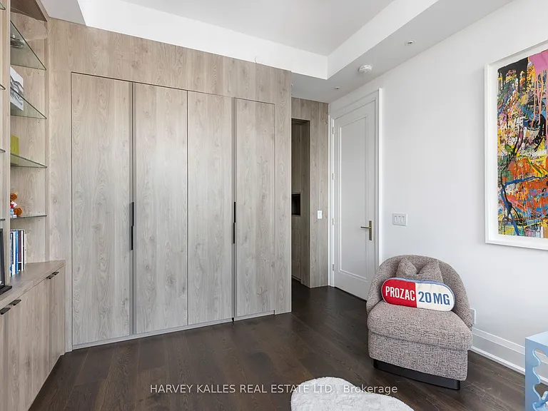 151 Avenue Rd #805 — Photo 34