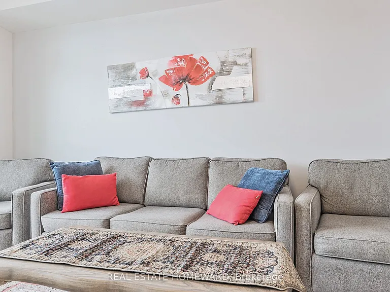7161 Yonge St #2430 — Photo 11