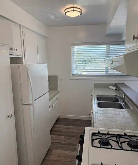 307 Avenue G — Photo 4