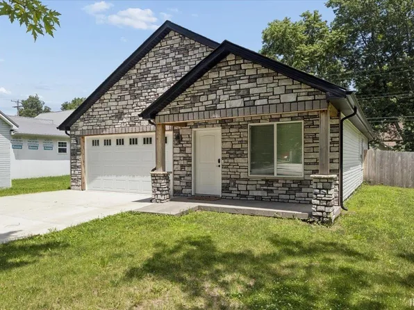 105 N Railroad St, Colfax, IN 46035