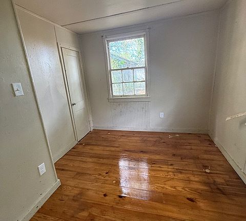 3rd image of 5818 Comish Dr