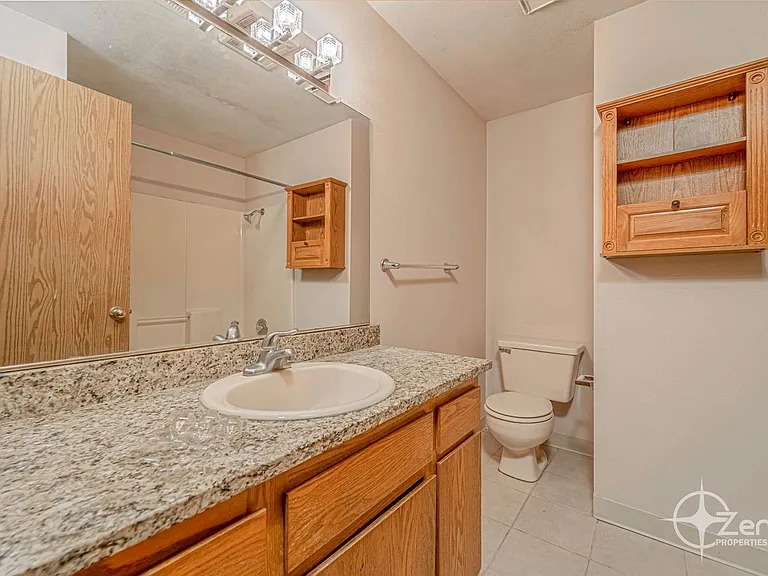1401 SE Park Crest Ave — Photo 15