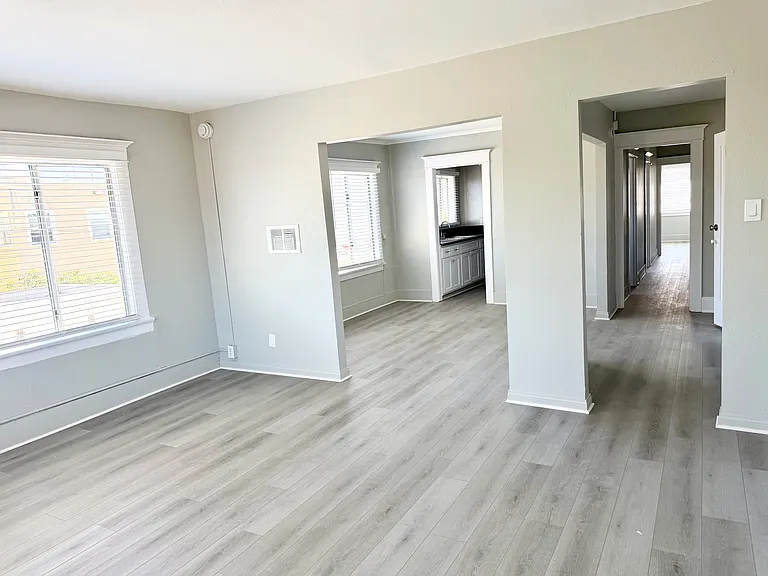 1805 6th Ave — Photo 25