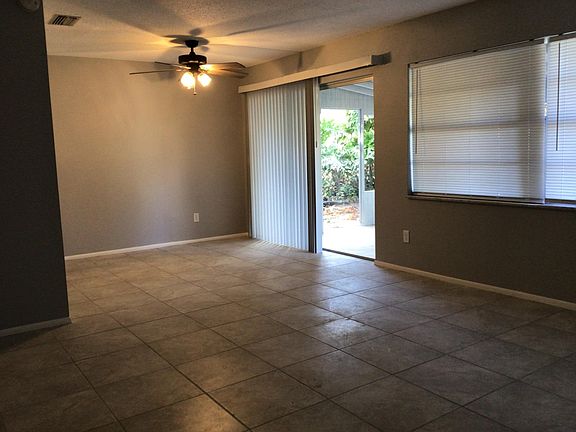 4th image of 616 Doheny Way