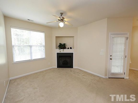 4th image of 709 Village Lake Dr