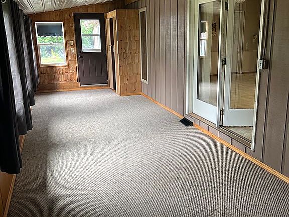 Sun room/bonus room