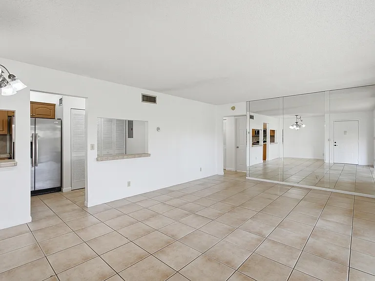 518 Shady Pine Way #B2 — Photo 5