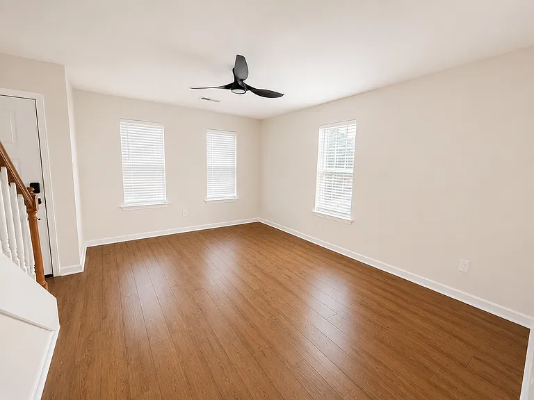 504 Lowndes Hill Rd #B — Photo 4