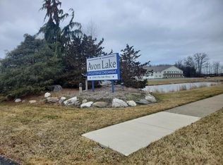 32961 Pin Oak Pkwy, Avon Lake, OH 44012