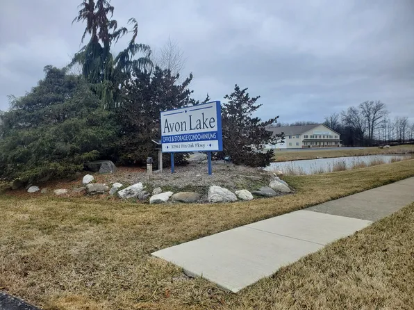 32961 Pin Oak Pkwy, Avon Lake, OH 44012