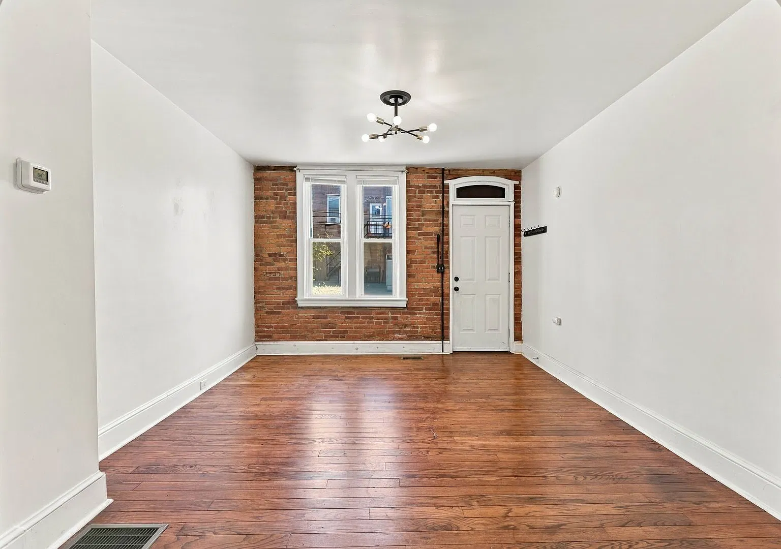 Spacious 3-Bedroom with 1.5 Bathrooms — Photo 3