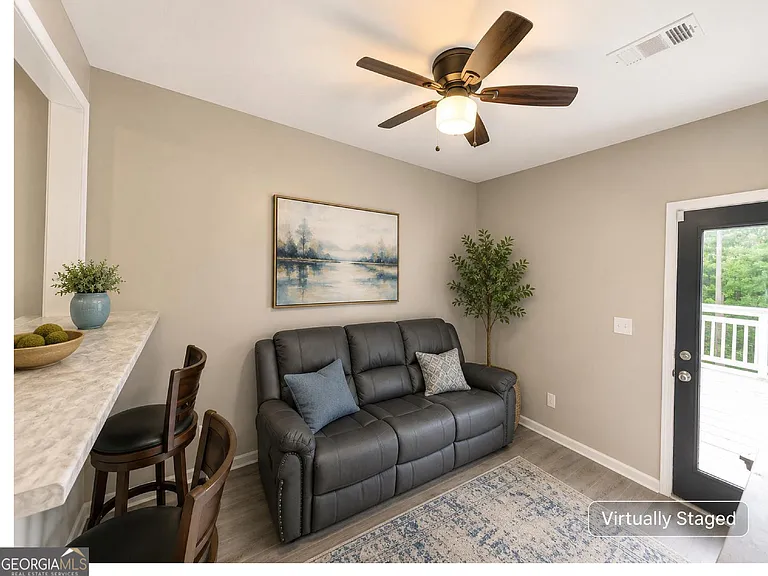 5589 River Rd #B — Photo 8