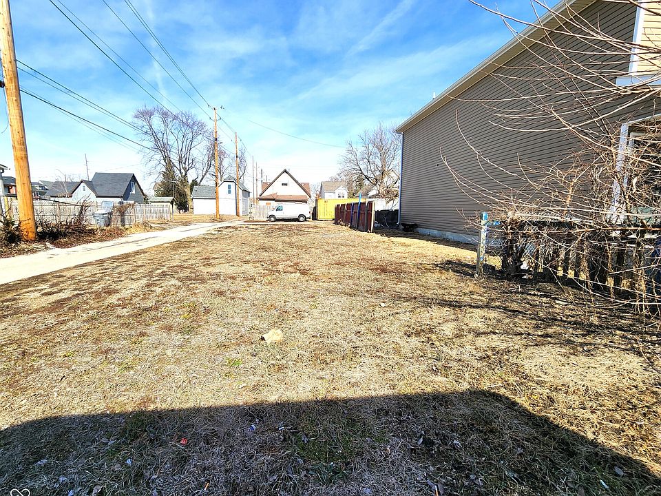 2nd image of 14 E Caven St