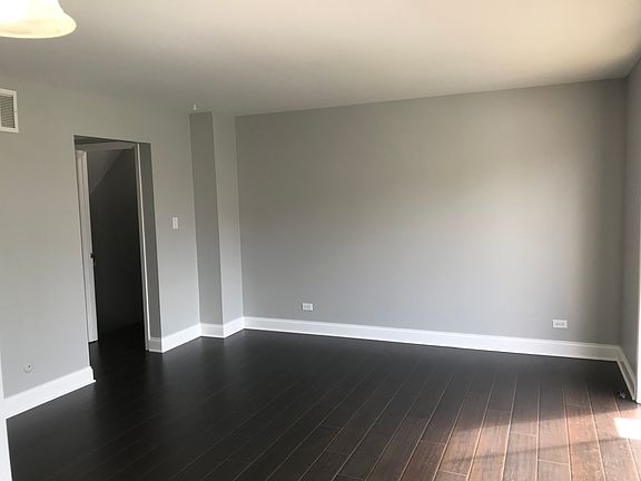 2nd image of 1075 Rainwood Dr