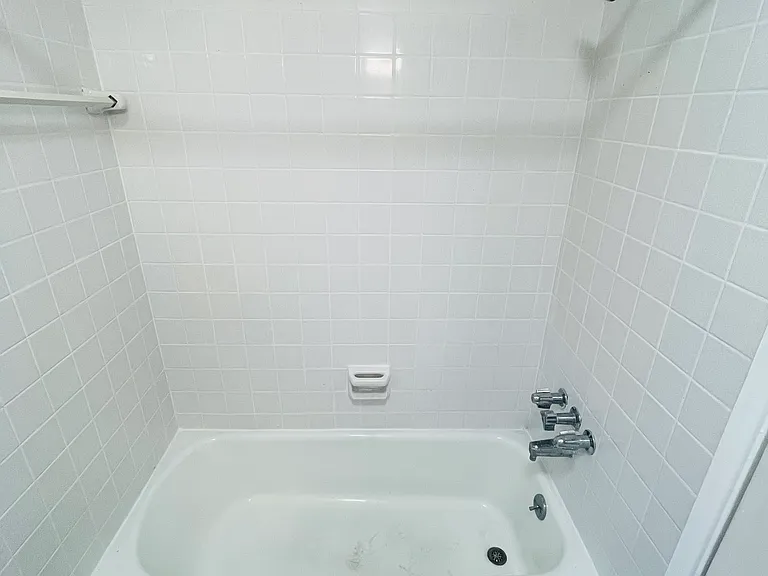 20 Elizabeth St #68 — Photo 9