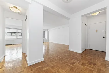 210 East 58th Street, #10G