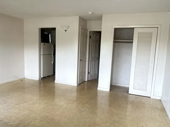 965 W 36th St APT 1, Riviera Beach, FL 33404