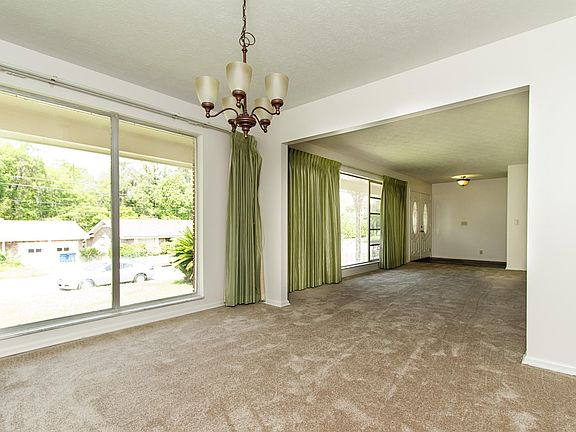 5th image of 951 PARKRIDGE Circle W