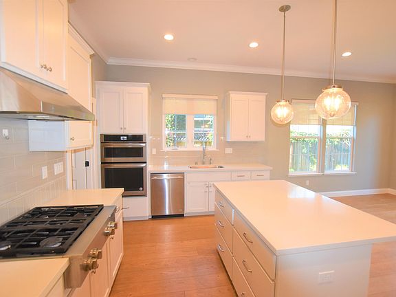 5th image of 19 Kentfield Ct
