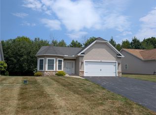 101 Beehler Ln #B, Hamlin, NY 14464