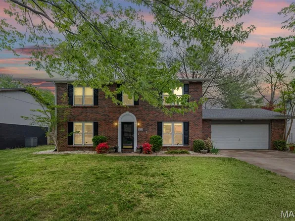 202 Debra Dr, Fairview Heights, IL 62208