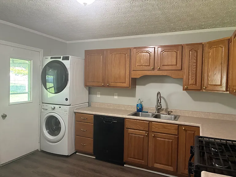136 Flintstone Dr — Photo 8