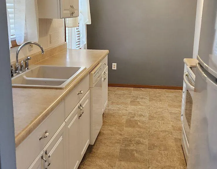 590 Wilson Ave — Photo 8