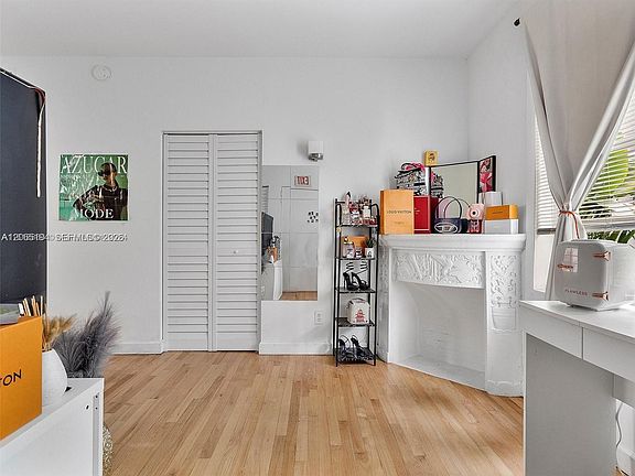 2nd image of 1535 Meridian Ave APT 2