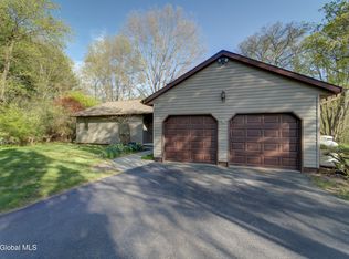 2854 River Rd, Melrose, NY 12121