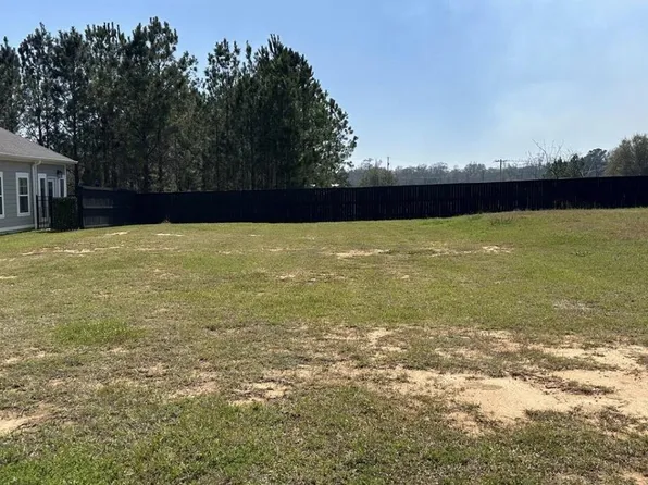105 Allander St, Dothan, AL 36305